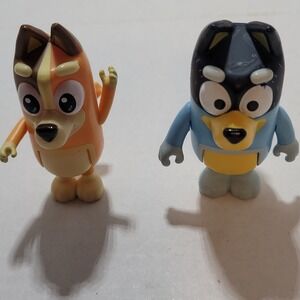 Lot of 2 3.5"‎ Ludo Studios Bluey Poseable Figures Bingo, & Bandit Dad